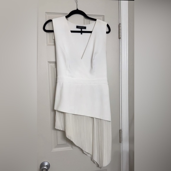 BCBGMAXAZRIA Asymmetrical Top - Picture 3 of 3